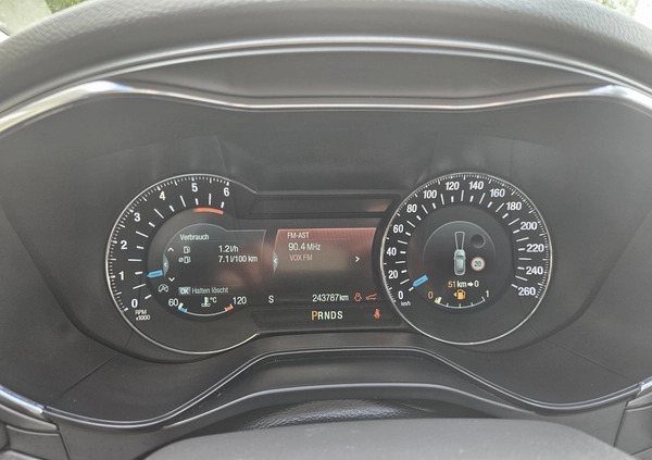 Ford Mondeo cena 56900 przebieg: 240000, rok produkcji 2015 z Sulejówek małe 781